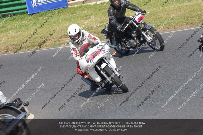 Vintage motorcycle club;eventdigitalimages;mallory park;mallory park trackday photographs;no limits trackdays;peter wileman photography;trackday digital images;trackday photos;vmcc festival 1000 bikes photographs