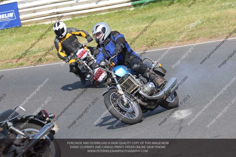 Vintage motorcycle club;eventdigitalimages;mallory park;mallory park trackday photographs;no limits trackdays;peter wileman photography;trackday digital images;trackday photos;vmcc festival 1000 bikes photographs