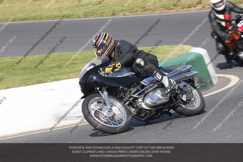 Vintage motorcycle club;eventdigitalimages;mallory park;mallory park trackday photographs;no limits trackdays;peter wileman photography;trackday digital images;trackday photos;vmcc festival 1000 bikes photographs