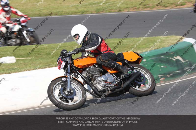 Vintage motorcycle club;eventdigitalimages;mallory park;mallory park trackday photographs;no limits trackdays;peter wileman photography;trackday digital images;trackday photos;vmcc festival 1000 bikes photographs