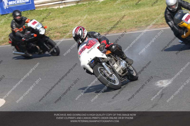 Vintage motorcycle club;eventdigitalimages;mallory park;mallory park trackday photographs;no limits trackdays;peter wileman photography;trackday digital images;trackday photos;vmcc festival 1000 bikes photographs