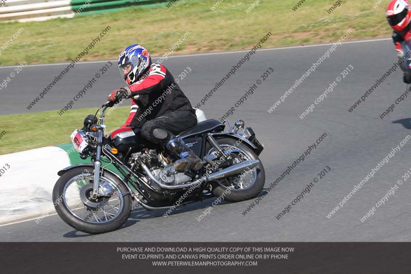 Vintage motorcycle club;eventdigitalimages;mallory park;mallory park trackday photographs;no limits trackdays;peter wileman photography;trackday digital images;trackday photos;vmcc festival 1000 bikes photographs