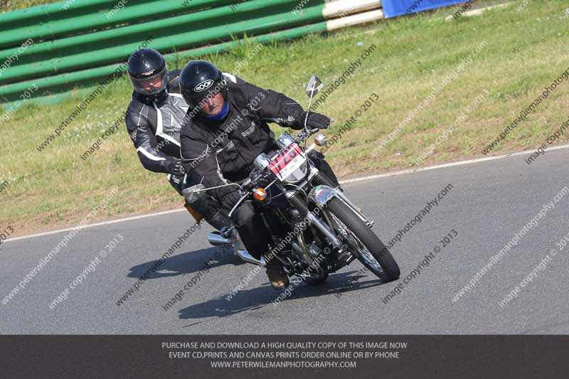 Vintage motorcycle club;eventdigitalimages;mallory park;mallory park trackday photographs;no limits trackdays;peter wileman photography;trackday digital images;trackday photos;vmcc festival 1000 bikes photographs