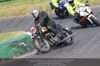 Vintage-motorcycle-club;eventdigitalimages;mallory-park;mallory-park-trackday-photographs;no-limits-trackdays;peter-wileman-photography;trackday-digital-images;trackday-photos;vmcc-festival-1000-bikes-photographs