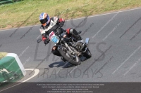 Vintage-motorcycle-club;eventdigitalimages;mallory-park;mallory-park-trackday-photographs;no-limits-trackdays;peter-wileman-photography;trackday-digital-images;trackday-photos;vmcc-festival-1000-bikes-photographs