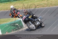 Vintage-motorcycle-club;eventdigitalimages;mallory-park;mallory-park-trackday-photographs;no-limits-trackdays;peter-wileman-photography;trackday-digital-images;trackday-photos;vmcc-festival-1000-bikes-photographs