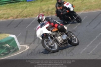 Vintage-motorcycle-club;eventdigitalimages;mallory-park;mallory-park-trackday-photographs;no-limits-trackdays;peter-wileman-photography;trackday-digital-images;trackday-photos;vmcc-festival-1000-bikes-photographs