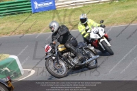 Vintage-motorcycle-club;eventdigitalimages;mallory-park;mallory-park-trackday-photographs;no-limits-trackdays;peter-wileman-photography;trackday-digital-images;trackday-photos;vmcc-festival-1000-bikes-photographs