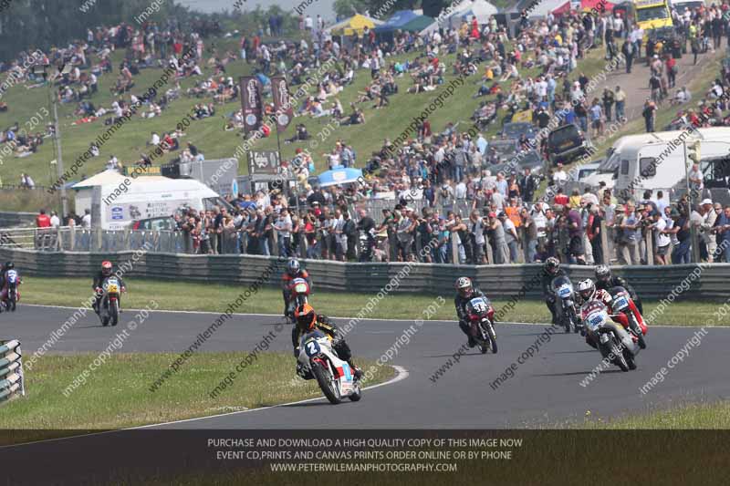 Vintage motorcycle club;eventdigitalimages;mallory park;mallory park trackday photographs;no limits trackdays;peter wileman photography;trackday digital images;trackday photos;vmcc festival 1000 bikes photographs