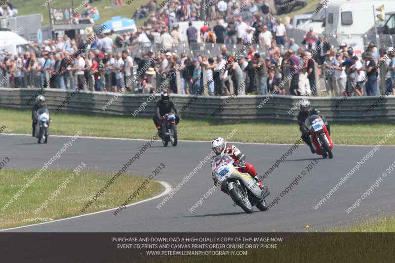 Vintage motorcycle club;eventdigitalimages;mallory park;mallory park trackday photographs;no limits trackdays;peter wileman photography;trackday digital images;trackday photos;vmcc festival 1000 bikes photographs