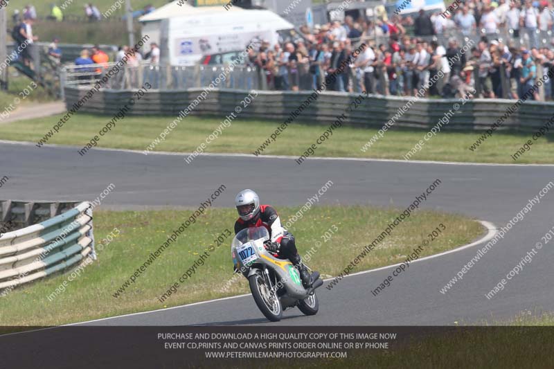 Vintage motorcycle club;eventdigitalimages;mallory park;mallory park trackday photographs;no limits trackdays;peter wileman photography;trackday digital images;trackday photos;vmcc festival 1000 bikes photographs