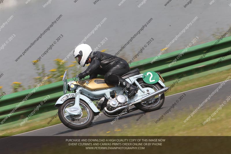 Vintage motorcycle club;eventdigitalimages;mallory park;mallory park trackday photographs;no limits trackdays;peter wileman photography;trackday digital images;trackday photos;vmcc festival 1000 bikes photographs