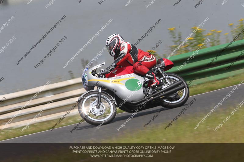 Vintage motorcycle club;eventdigitalimages;mallory park;mallory park trackday photographs;no limits trackdays;peter wileman photography;trackday digital images;trackday photos;vmcc festival 1000 bikes photographs