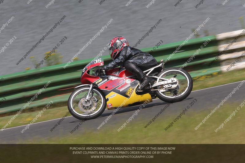 Vintage motorcycle club;eventdigitalimages;mallory park;mallory park trackday photographs;no limits trackdays;peter wileman photography;trackday digital images;trackday photos;vmcc festival 1000 bikes photographs