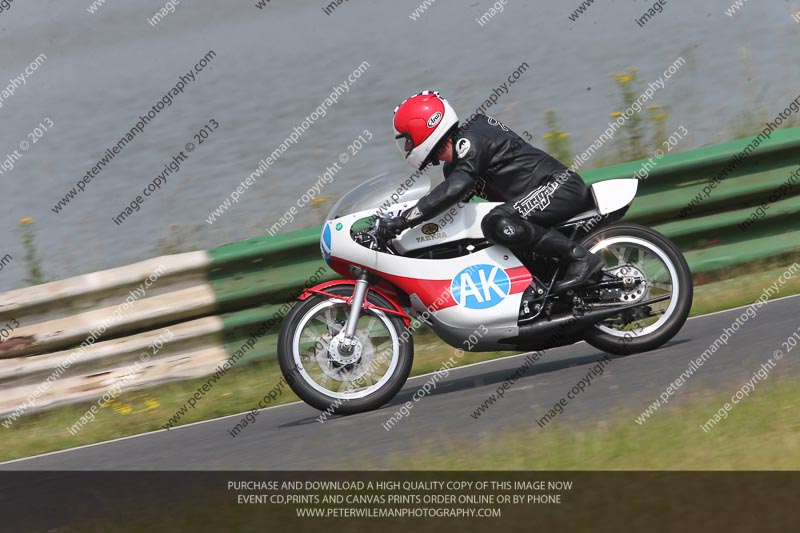 Vintage motorcycle club;eventdigitalimages;mallory park;mallory park trackday photographs;no limits trackdays;peter wileman photography;trackday digital images;trackday photos;vmcc festival 1000 bikes photographs