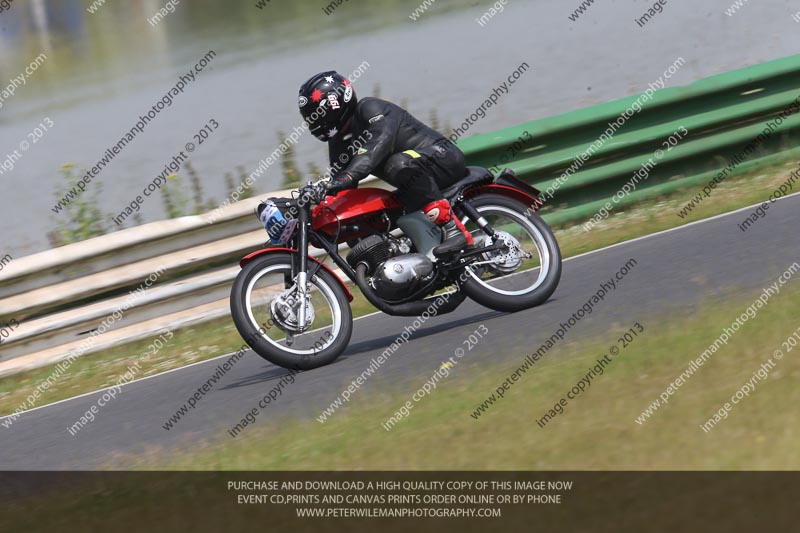 Vintage motorcycle club;eventdigitalimages;mallory park;mallory park trackday photographs;no limits trackdays;peter wileman photography;trackday digital images;trackday photos;vmcc festival 1000 bikes photographs