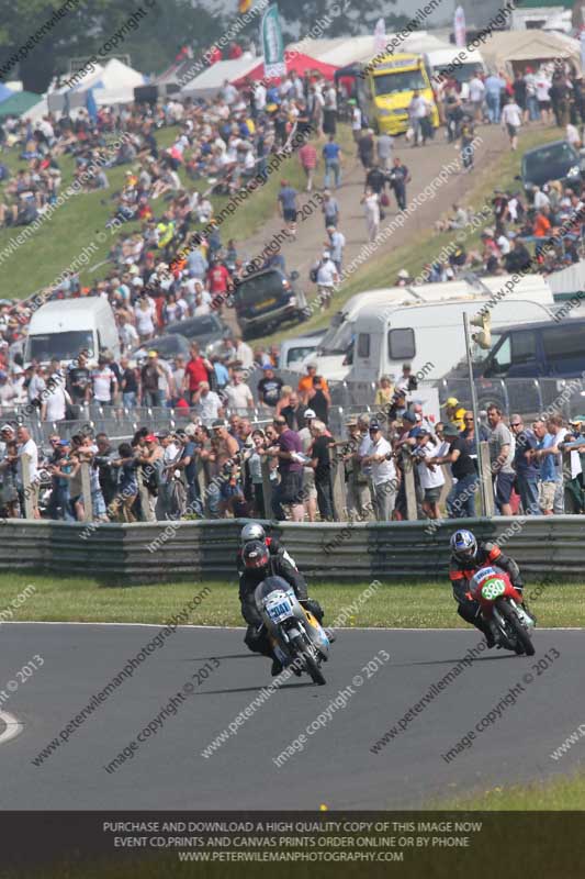 Vintage motorcycle club;eventdigitalimages;mallory park;mallory park trackday photographs;no limits trackdays;peter wileman photography;trackday digital images;trackday photos;vmcc festival 1000 bikes photographs