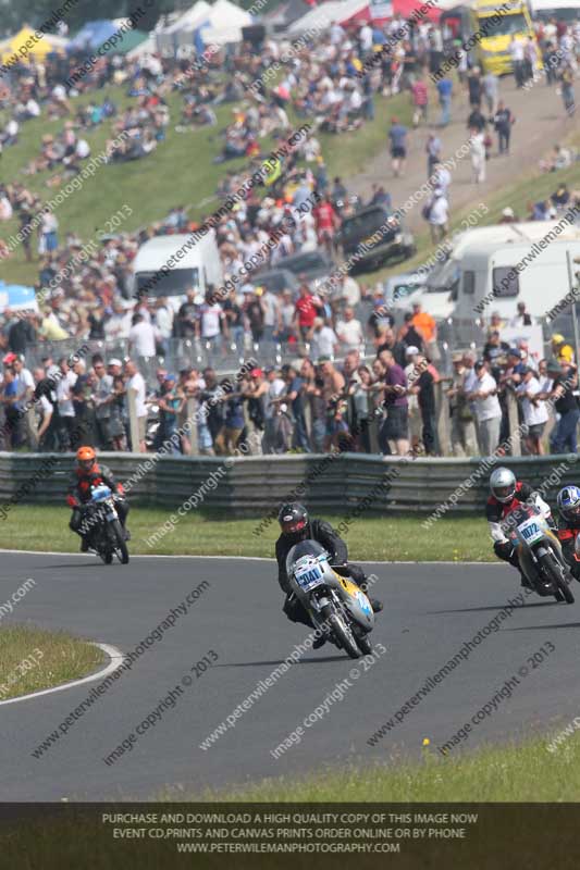 Vintage motorcycle club;eventdigitalimages;mallory park;mallory park trackday photographs;no limits trackdays;peter wileman photography;trackday digital images;trackday photos;vmcc festival 1000 bikes photographs