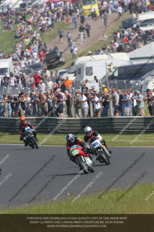 Vintage motorcycle club;eventdigitalimages;mallory park;mallory park trackday photographs;no limits trackdays;peter wileman photography;trackday digital images;trackday photos;vmcc festival 1000 bikes photographs