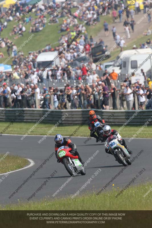 Vintage motorcycle club;eventdigitalimages;mallory park;mallory park trackday photographs;no limits trackdays;peter wileman photography;trackday digital images;trackday photos;vmcc festival 1000 bikes photographs