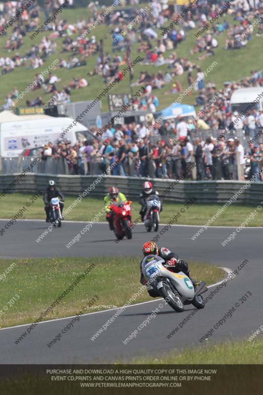 Vintage motorcycle club;eventdigitalimages;mallory park;mallory park trackday photographs;no limits trackdays;peter wileman photography;trackday digital images;trackday photos;vmcc festival 1000 bikes photographs