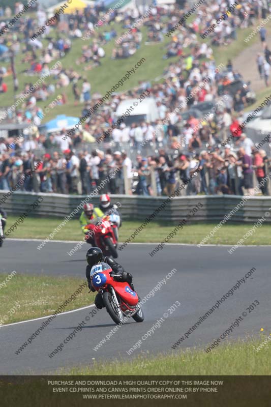 Vintage motorcycle club;eventdigitalimages;mallory park;mallory park trackday photographs;no limits trackdays;peter wileman photography;trackday digital images;trackday photos;vmcc festival 1000 bikes photographs