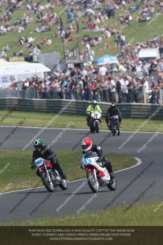 Vintage motorcycle club;eventdigitalimages;mallory park;mallory park trackday photographs;no limits trackdays;peter wileman photography;trackday digital images;trackday photos;vmcc festival 1000 bikes photographs