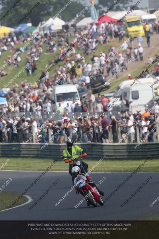 Vintage motorcycle club;eventdigitalimages;mallory park;mallory park trackday photographs;no limits trackdays;peter wileman photography;trackday digital images;trackday photos;vmcc festival 1000 bikes photographs