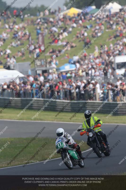 Vintage motorcycle club;eventdigitalimages;mallory park;mallory park trackday photographs;no limits trackdays;peter wileman photography;trackday digital images;trackday photos;vmcc festival 1000 bikes photographs