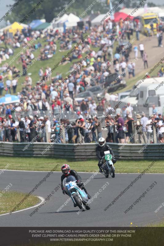 Vintage motorcycle club;eventdigitalimages;mallory park;mallory park trackday photographs;no limits trackdays;peter wileman photography;trackday digital images;trackday photos;vmcc festival 1000 bikes photographs