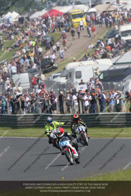 Vintage motorcycle club;eventdigitalimages;mallory park;mallory park trackday photographs;no limits trackdays;peter wileman photography;trackday digital images;trackday photos;vmcc festival 1000 bikes photographs