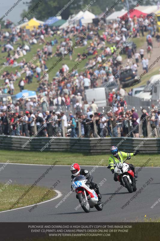 Vintage motorcycle club;eventdigitalimages;mallory park;mallory park trackday photographs;no limits trackdays;peter wileman photography;trackday digital images;trackday photos;vmcc festival 1000 bikes photographs