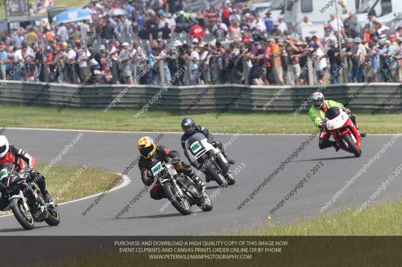 Vintage motorcycle club;eventdigitalimages;mallory park;mallory park trackday photographs;no limits trackdays;peter wileman photography;trackday digital images;trackday photos;vmcc festival 1000 bikes photographs