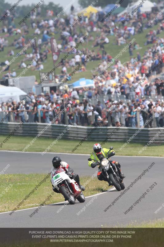 Vintage motorcycle club;eventdigitalimages;mallory park;mallory park trackday photographs;no limits trackdays;peter wileman photography;trackday digital images;trackday photos;vmcc festival 1000 bikes photographs