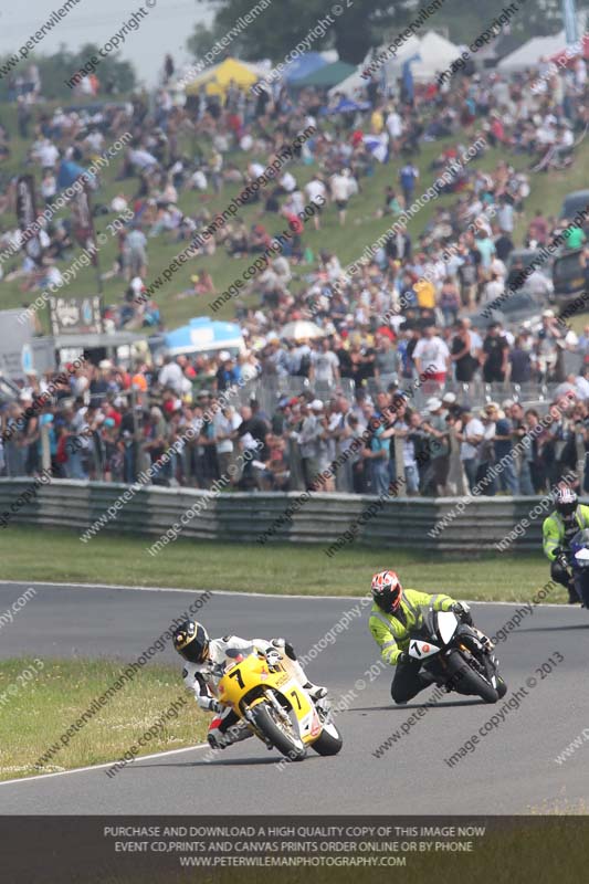 Vintage motorcycle club;eventdigitalimages;mallory park;mallory park trackday photographs;no limits trackdays;peter wileman photography;trackday digital images;trackday photos;vmcc festival 1000 bikes photographs