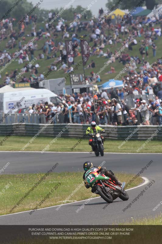 Vintage motorcycle club;eventdigitalimages;mallory park;mallory park trackday photographs;no limits trackdays;peter wileman photography;trackday digital images;trackday photos;vmcc festival 1000 bikes photographs