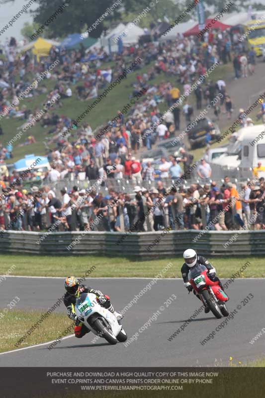 Vintage motorcycle club;eventdigitalimages;mallory park;mallory park trackday photographs;no limits trackdays;peter wileman photography;trackday digital images;trackday photos;vmcc festival 1000 bikes photographs