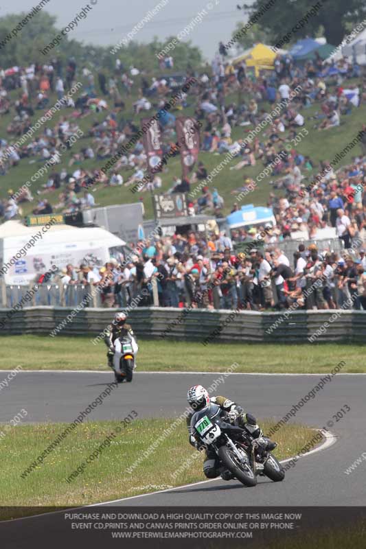 Vintage motorcycle club;eventdigitalimages;mallory park;mallory park trackday photographs;no limits trackdays;peter wileman photography;trackday digital images;trackday photos;vmcc festival 1000 bikes photographs