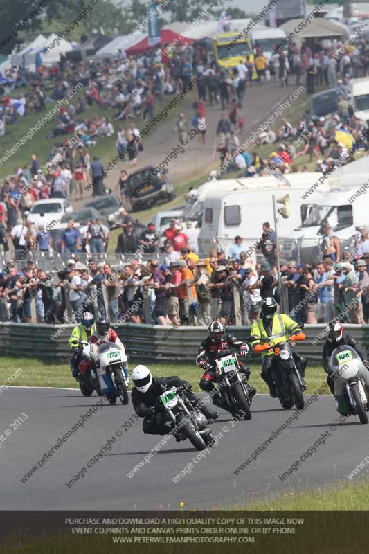 Vintage motorcycle club;eventdigitalimages;mallory park;mallory park trackday photographs;no limits trackdays;peter wileman photography;trackday digital images;trackday photos;vmcc festival 1000 bikes photographs