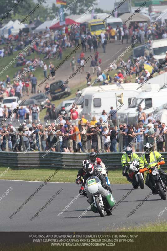 Vintage motorcycle club;eventdigitalimages;mallory park;mallory park trackday photographs;no limits trackdays;peter wileman photography;trackday digital images;trackday photos;vmcc festival 1000 bikes photographs