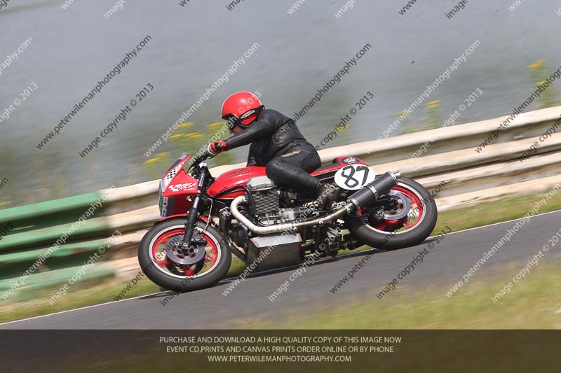 Vintage motorcycle club;eventdigitalimages;mallory park;mallory park trackday photographs;no limits trackdays;peter wileman photography;trackday digital images;trackday photos;vmcc festival 1000 bikes photographs