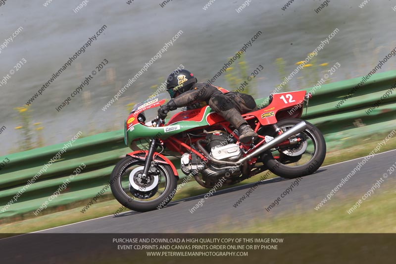 Vintage motorcycle club;eventdigitalimages;mallory park;mallory park trackday photographs;no limits trackdays;peter wileman photography;trackday digital images;trackday photos;vmcc festival 1000 bikes photographs