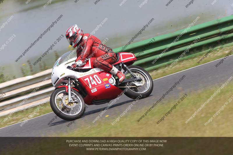 Vintage motorcycle club;eventdigitalimages;mallory park;mallory park trackday photographs;no limits trackdays;peter wileman photography;trackday digital images;trackday photos;vmcc festival 1000 bikes photographs