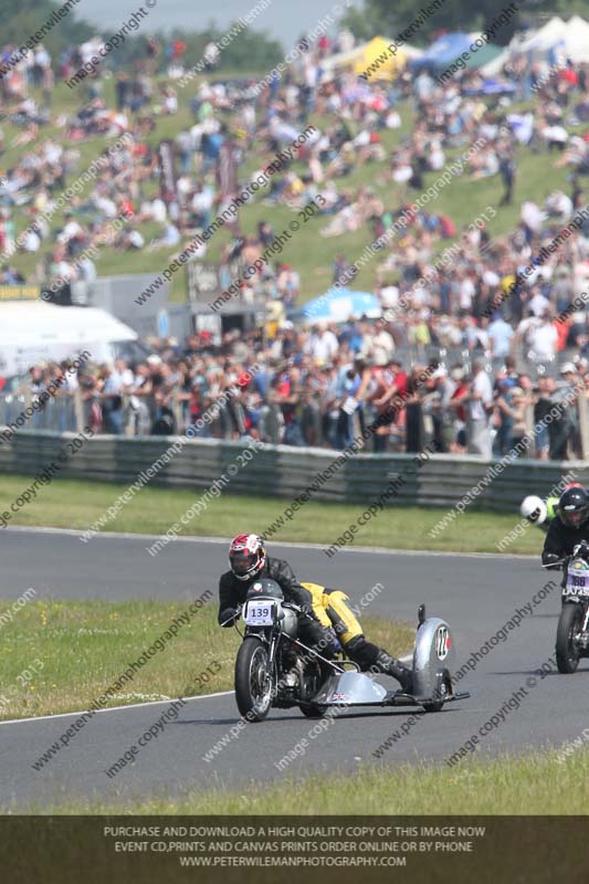 Vintage motorcycle club;eventdigitalimages;mallory park;mallory park trackday photographs;no limits trackdays;peter wileman photography;trackday digital images;trackday photos;vmcc festival 1000 bikes photographs