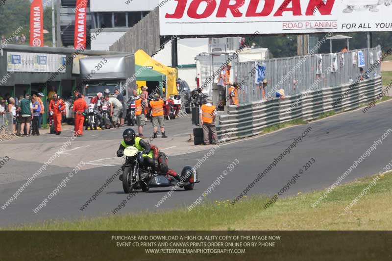 Vintage motorcycle club;eventdigitalimages;mallory park;mallory park trackday photographs;no limits trackdays;peter wileman photography;trackday digital images;trackday photos;vmcc festival 1000 bikes photographs