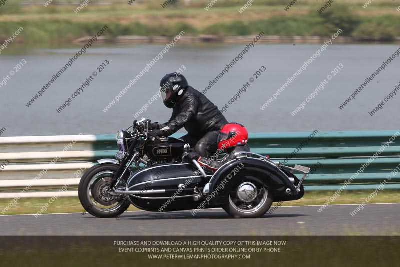 Vintage motorcycle club;eventdigitalimages;mallory park;mallory park trackday photographs;no limits trackdays;peter wileman photography;trackday digital images;trackday photos;vmcc festival 1000 bikes photographs