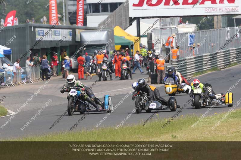 Vintage motorcycle club;eventdigitalimages;mallory park;mallory park trackday photographs;no limits trackdays;peter wileman photography;trackday digital images;trackday photos;vmcc festival 1000 bikes photographs