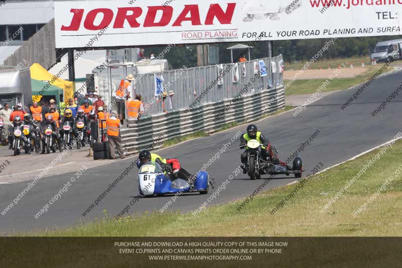 Vintage motorcycle club;eventdigitalimages;mallory park;mallory park trackday photographs;no limits trackdays;peter wileman photography;trackday digital images;trackday photos;vmcc festival 1000 bikes photographs