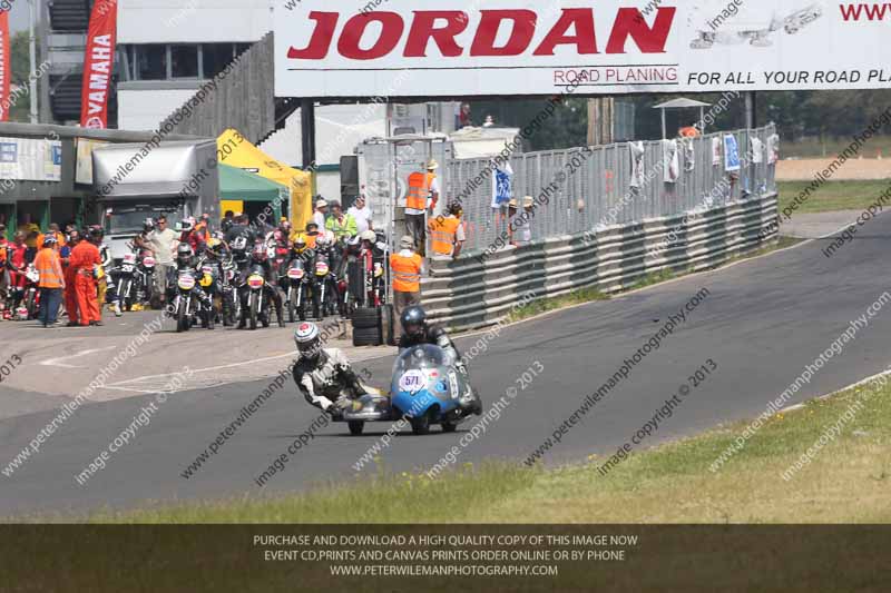 Vintage motorcycle club;eventdigitalimages;mallory park;mallory park trackday photographs;no limits trackdays;peter wileman photography;trackday digital images;trackday photos;vmcc festival 1000 bikes photographs