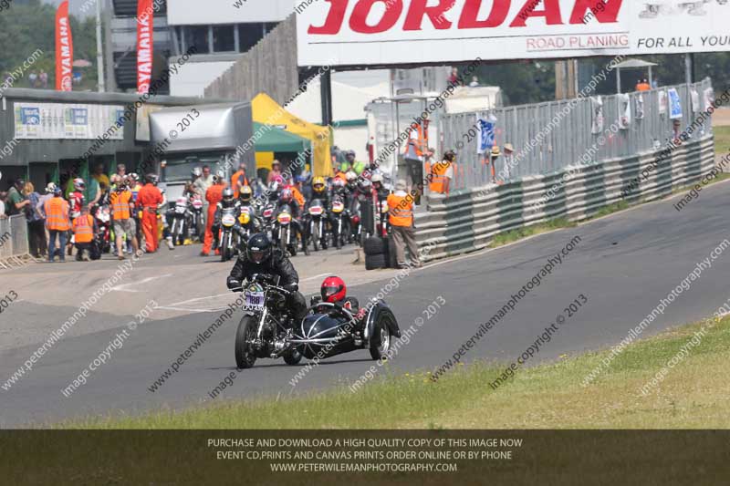 Vintage motorcycle club;eventdigitalimages;mallory park;mallory park trackday photographs;no limits trackdays;peter wileman photography;trackday digital images;trackday photos;vmcc festival 1000 bikes photographs